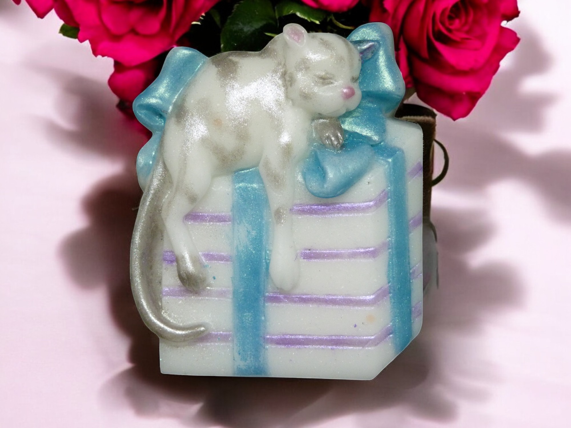 Kat op een Cadeau Zeepje met Mica (image for) Kat op een Cadeau Zeepje met Mica