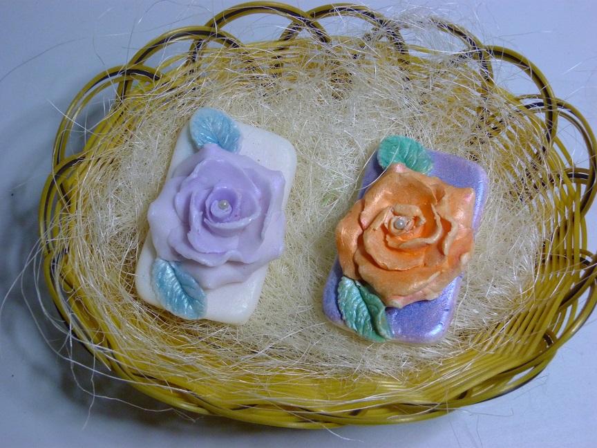 (image for) Cadeaumandje met 2 Rozen op Tablet Zeepjes