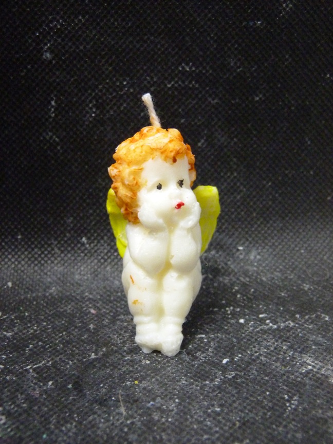 (image for) Zittende Engel Jongen Kaars
