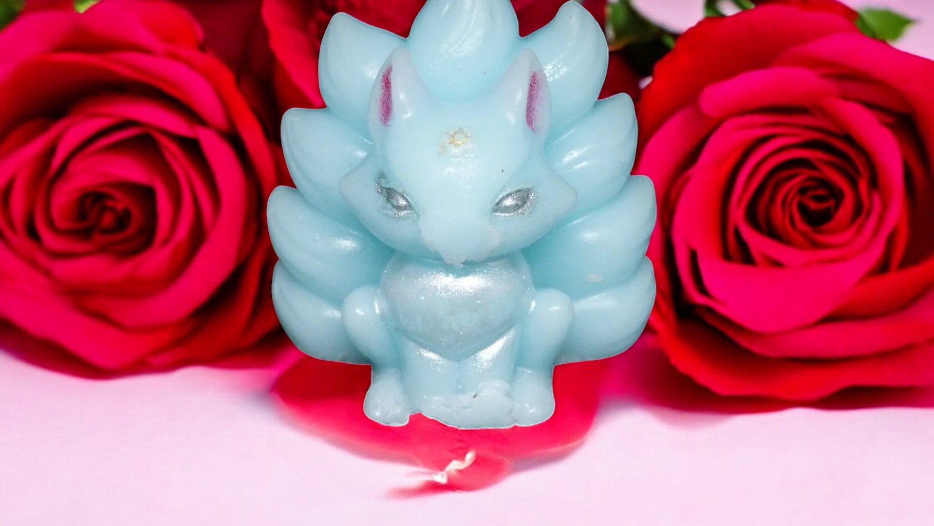 Ninetales Zeepje met Mica (image for) Ninetales Zeepje met Mica